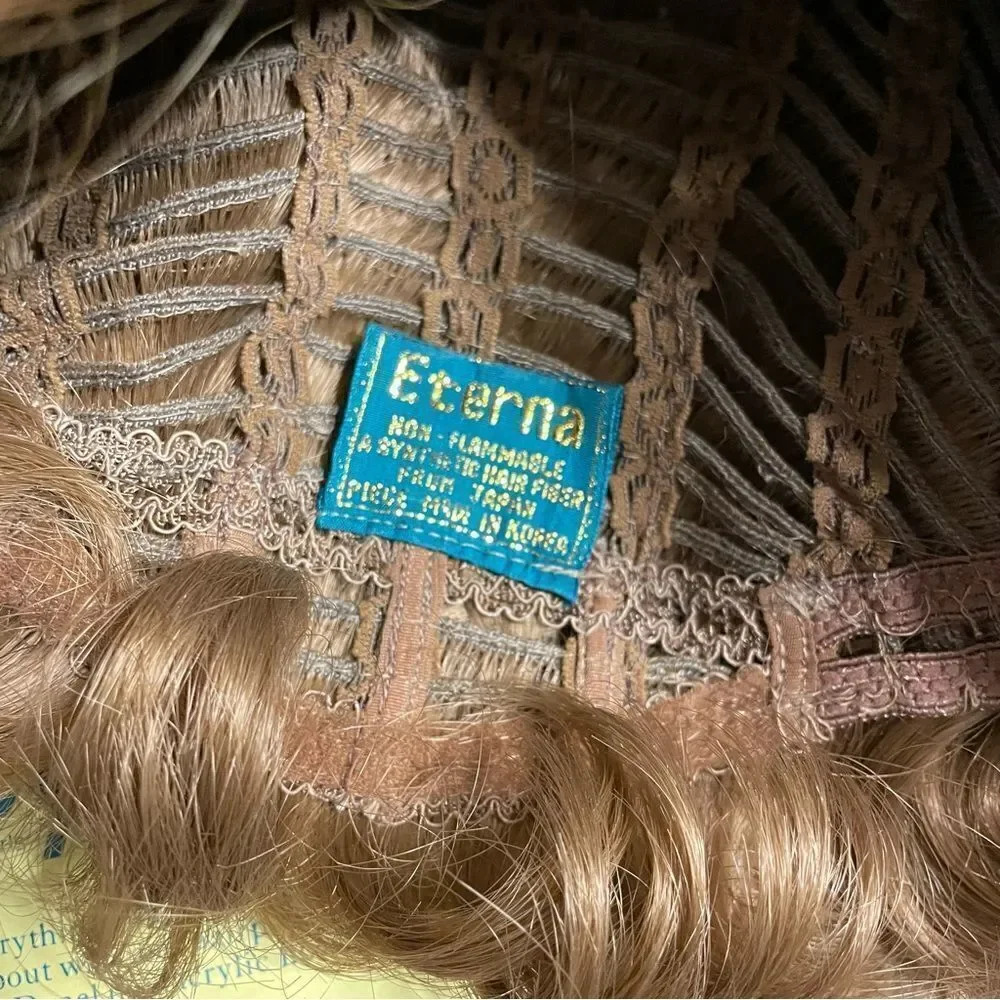 Vintage 1970s Eterna Wavy Dark Blonde Wig - Marché